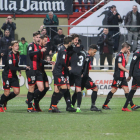 Els futbolistes celebren la victòria aconseguida davant el Sevilla Atlético amb dos gols després del descans.