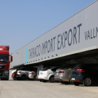 Plano general de una de las entradas de la nueva nave de Tarraco Import Export, en Vallmoll.