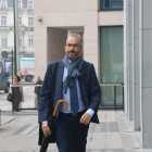 El abogado belga defensor de Pablo Llarena, Hakim Boularbah, en la entrada de la vista preliminar en los juzgados de primera instancia de Bruselas.