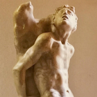 L'escultura que representa un jove Sant Sebastià.