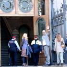 La alcaldesa Neus Lloveras y el conseller Miquel Buch entrando en el Palau de Justícia para declarar por el 1-O.