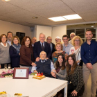 Foto de familia de la fiesta de los 100 años de Ramon Porqueras.