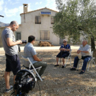 Un moment de la gravació del testimoni de dos dels supervivents dels bombardejos de Tortosa per al documental.