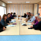 Membres de l'Associació Cultural dels Musulmans de Reus i Comarca y la Associació Cultural Islàmica dels Musulmans del Magreb reunits amb tècnics de l'Ajuntament per preparar l''iftar'.