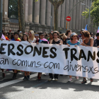 Personas transgénero se manifiestan para reclamar derechos y defender sus reivindicaciones.