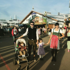 Laura Garcia, con la familia, en el Festival Oktoberfest de Múnic.