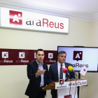 Daniel Rubio y Jordi Cervera, ayer en la sede del partido Ara Reus.