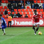 Imatge del central africà Djetei durant el partit Nàstic-Córdoba al Nou Estadi.