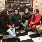 Los miembros de la Coordinadora Latina de Tarragona, ayer en la Adelita Gastro bar.