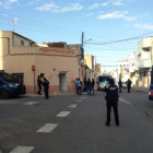 Los agentes se encuentran en la calle Cànovas d'Amposta.