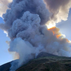 Imagen de la erupción del volcán Estrómboli.