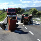 Imatge del xoc entre una furgoneta i un tractor a la C-14 a Solivella.