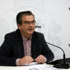 José Luis Martín, regidor del PP en el govern municipal i Rubén Viñuales, portaveu de Ciutadans.