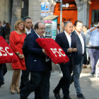 El primer secretari del PSC, Miquel Iceta, fent l'ofrena floral davant el monument de Rafel Casanova