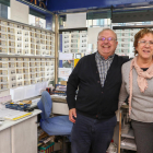 Pere Sans y su esposa Toñi gestionan la administración número 1 de Tarragona, localizada en la Rambla Nova.