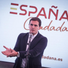 El presidente de Cs, Albert Rivera, interviniendo en una carpa de 'España Ciudadana' en Madrid.
