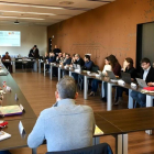 Plano abierto de la Comisión de Seguimiento de la Càtedra d'Habitateg de la URV, celebrada en el Seminario de Tarragona.