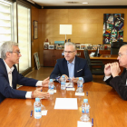 Josep Fèlix Ballesteros, Pere Granados y Carles Pellicer durante la reunión.