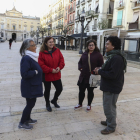 Denise Fresard, Paula Varas, Marina Canton i Francisco Alvear, parlant sobre la situació de Xile.