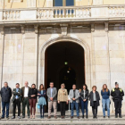 Minut de silenci davant l'Ajuntament de Tarragona per commemorar el 15è aniversari dels atemptats de l'11-M.
