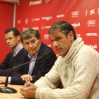 Sergi Parés, Josep Maria Andreu i Toni Seligrat a la sala de premsa del Nou Estadi.