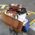 Imagen de los desperdicios en la calle Eivissa.
