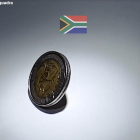 La moneda de cinco rands sudafricanos se confunde con la de dos euros.
