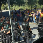 Imagen de archivo de una formación de guardias civiles ante una protesta independentista en Cataluña.