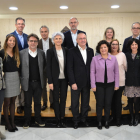 El alcalde de Reus, Carles Pellicer, y representantes de la Fundació Rosa Maria Vivar durante la presentación del nuevo centro de tratamiento del Alzhéimer.