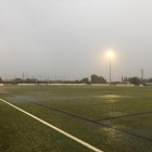 En el minuto 8, la lluvia obligó a suspender el partido.