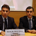 El presidente del Consell de l'Advocacia Catalana, Julio Naveira (derecha), en rueda de prensa con el decano del Col·legi d'Advocats de Tarragona, Manel Albiac.