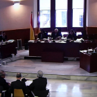 Els tres pèrits del Banc d'Espanya declarant junts durant el judici a l'Audiència.