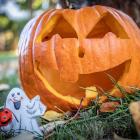 Crear una calabaza de Halloween es una actividad perfecta para los más pequeños.