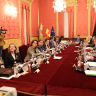 Pla general del Consell de Ministres a la Llotja de Mar de Barcelona.