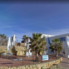 Terraza del restaurante Tòful de Mar, localizado en la playa Larga y junto a la del Iot.