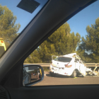 Estado en que ha quedado el coche después del choque.