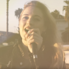 La cantautora vallenca en una imatge del videoclip.
