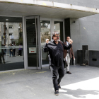 Jordi Pesarrodona en el moment de sortir dels jutjats de Manresa.