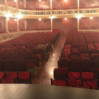 Platea del Teatre Bartrina con la renovación de sillas.