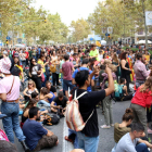 Concentració a la Gran Via de Barcelona per rebutjar les càrregues policials durant l'1-O.