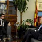 El vicepresidente del Gobierno catalán, Pere Aragonès, y el presidente de la Fundació 'la Caixa', Isidre Fainé.