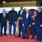 Els exjugadors de bàsquet del FC Barcelona Audie Norris i Roger Esteller, han acompanyat la inauguració oficial del Parc de Nadal de Reus 2018-2019.
