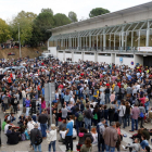 Més de 4.000 persones protegint les urnes al pavelló de Palau, l'1 d'octubre del 2017.