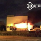 Imagen del incendio producido en un domicilio de la urbanización de la Llosa.