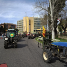La tractorada de los campesinos de Tarragona pasando por la Imperial Tàrraco.