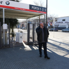 Joan Oliver, saliendo del club después de una reciente reunión con los jugadores de la primera plantilla del CF Reus.