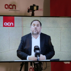Imagen de la conexión con el candidato a las europeas, Oriol Junqueras, en rueda de prensa desde la ACN.