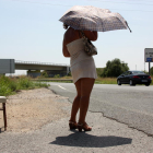 Una chica prostituta en la N-240 entre Tarragona y Valls.