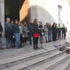 Pla general de la lectura del manifest contra la violència masclista feta davant l'Ajuntament de Tarragona.