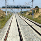 Imagen de las vías de la nueva variante de Vandellòs del corredor mediterráneo en un punto entre Cambrils y el nudo de Vila-seca